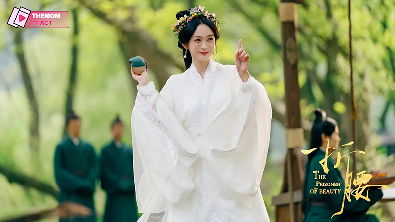 Khuôn mặt nhỏ nhắn, xinh xắn đáng kinh ngạc của Hà Hoằng San ở tuổi U40